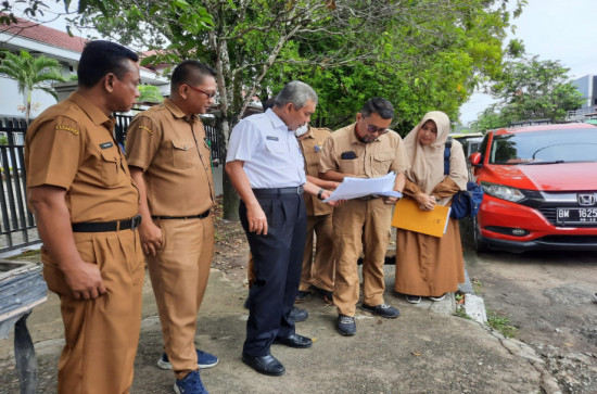 Pj.Bupati Kampar Susuri Drainase Penyebab Banjir di Bangkinang Kota
